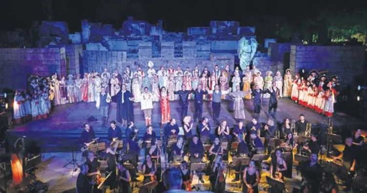 13 günlük sanat şöleni sona erdi