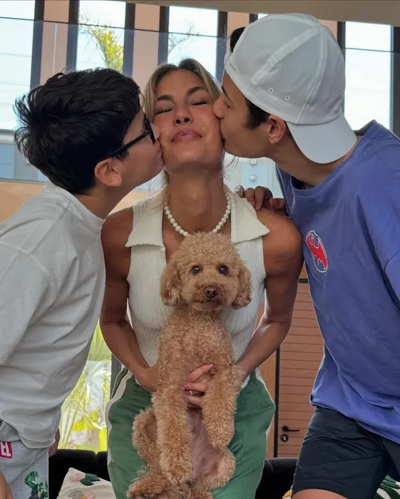 Çağla Şıkel çocukları Uzay ve Kuzey’i paylaştı! Ünlü isme hayranlarından övgü yağdı: ’Çağla en çok anne olmayı sevdi’