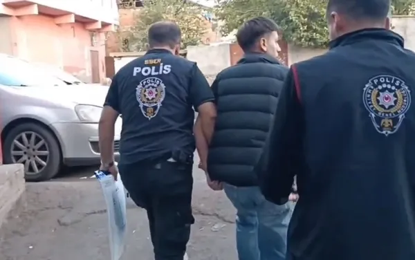 diyarbakir-ve-istanbulda-format-operasyonunda-15-kisi-yakalandi-1696493153368.jpg