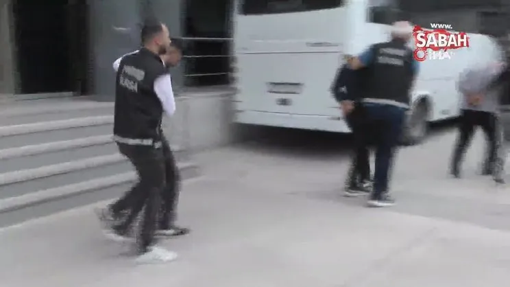 Şafak vakti koçbaşlarıyla özel harekat girdi, narkotik köpeği Truva buldu | Video