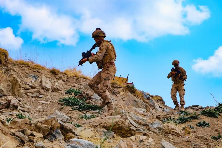 Teröristlerin korkulu rüyası: Jandarma komandolar! SABAH 3 bin rakımlı üs bölgesinde