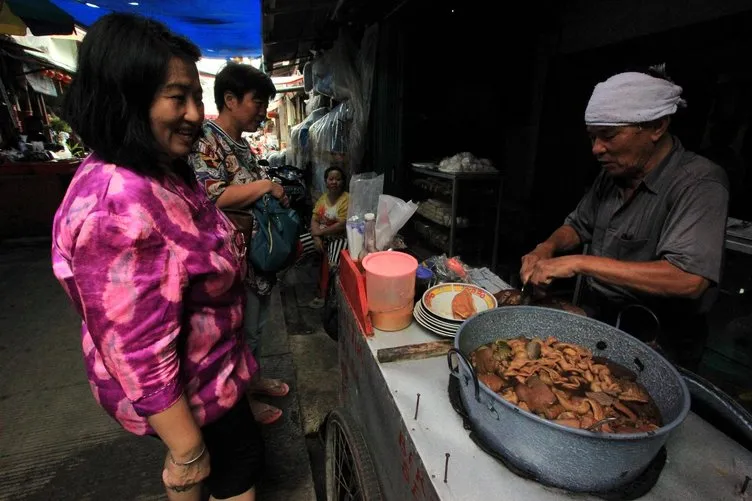 Sürüngen eti pazarı Çinlilerin uğrak yeri