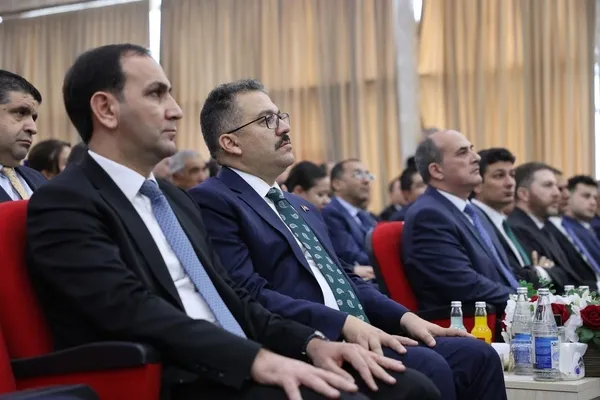 turkiye-azerbaycan-sinir-illeri-ekonomik-isbirligi-toplantisi-ilk-kez-igdirda-yapildi-1732733806167.jpg