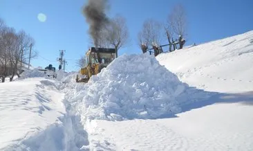 Muş’ta “Kar Kaplanları” 5 metreyi aşan karla mücadele ediyor #mus