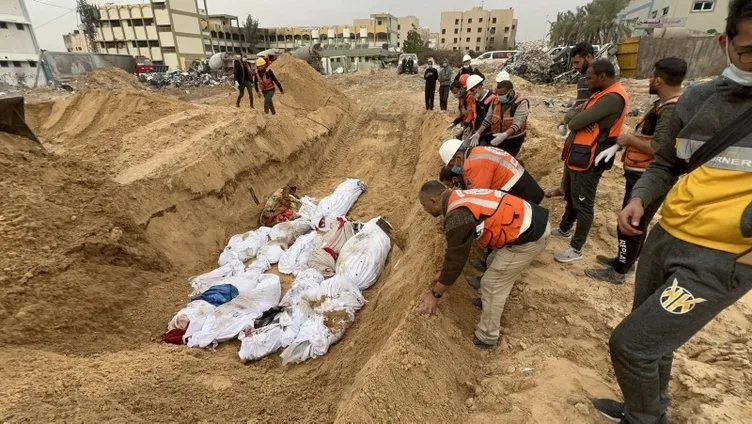 CNN İsrail’in caniliğini paylaştı: Gazze’deki mezarların uydu görüntüleri gerçeği ortaya çıkardı!