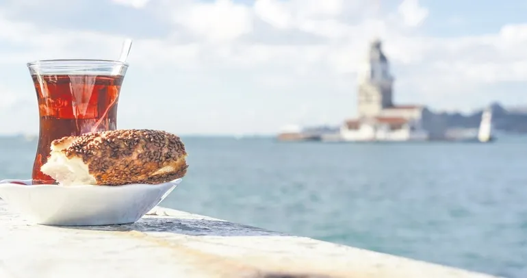 Simit-çay hamburger-kolayla çarpışıyor