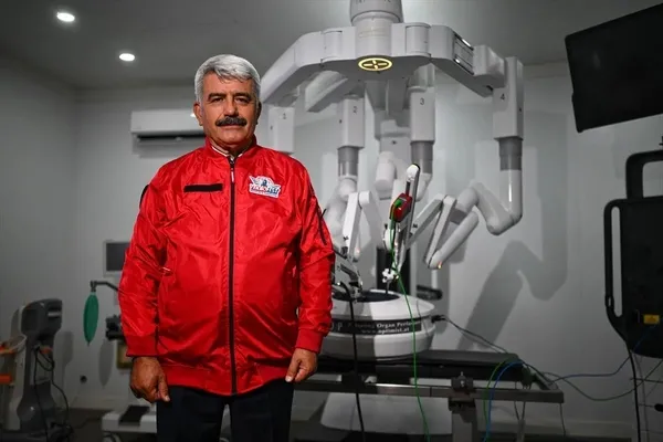 turkiye-tcg-anadolu-ile-askeri-gemide-robotik-cerrahi-yapilabilen-ilk-ulke-olmaya-hazirlaniyor-1787475954971.jpeg