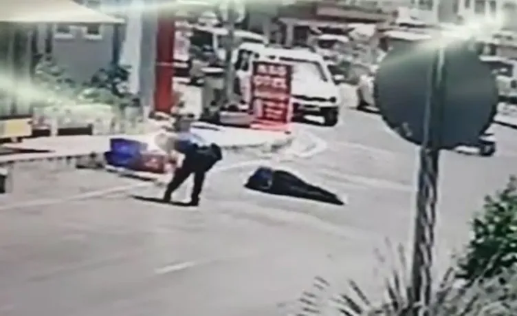 Son dakika: Antalya'da saldırgan dehşet saçtı! Yaralı polis böyle etkisiz hale getirdi! Saniye saniye o anlar...
