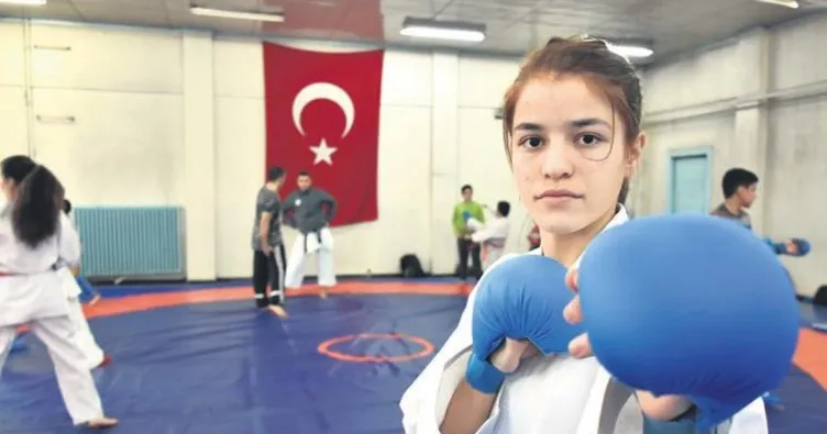 Esra’nın hedefi büyük