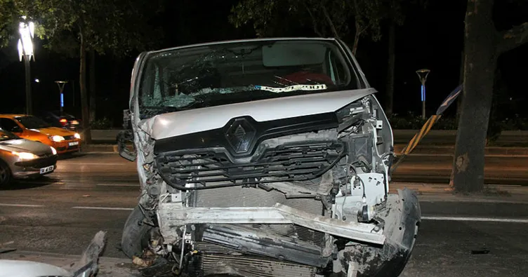 Elazığ’da minibüs ile otomobil çarpıştı: 7 yaralı