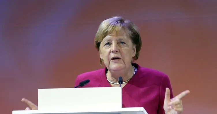 Merkel: Yeniden güven kazanacağız