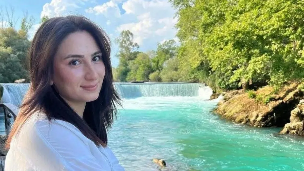 Minibüs şarampole devrildi: 1 ölü, 4 yaralı Minibüs şarampole devrildi: 1 ölü, 4 yaralı