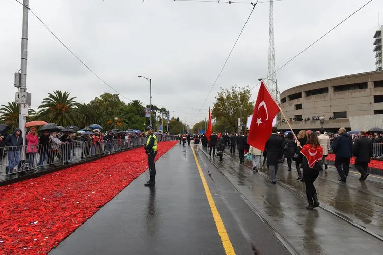 Avustralya sokaklarında Türk bayrağı dalgalandı