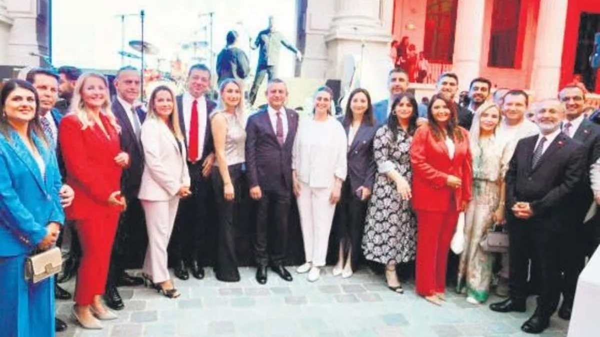 Bir avuç marjinal muhalefeti esir aldı