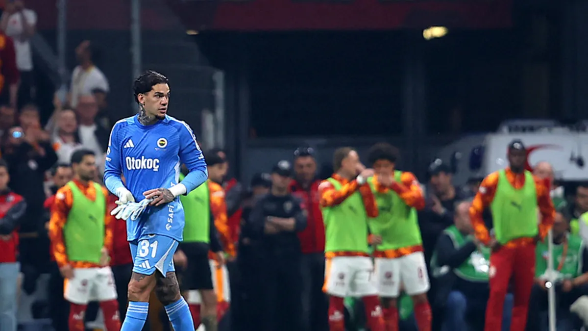 Fenerbahçe’de Ederson’dan özür paylaşımı! ‘Haksızlığa uğradığımıza inanıyorum’ Fenerbahçe’de Ederson’dan özür paylaşımı! ‘Haksızlığa uğradığımıza inanıyorum’