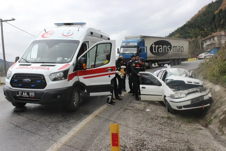 Kastamonu’da otomobil ve TIR çarpıştı: 3 ölü, 2 yaralı