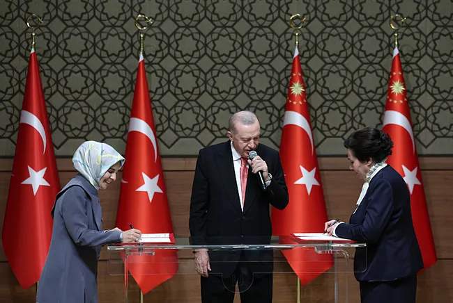 baskan-erdogan-gorevi-kotuye-kullananin-gozunun-yasina-bakmayiz-1748264058271.jpeg Başkan Erdoğan: Görevi kötüye kullananın gözünün yaşına bakmayız
