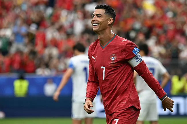 cristiano-ronaldodan-messi-sorusuna-sok-yanit-1782246623326.jpg