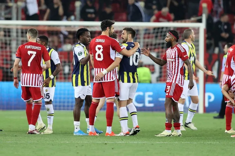 Fenerbahçe’nin iki yıldızını topa tuttu! Gecenin en çok konuşulan isimleri oldular