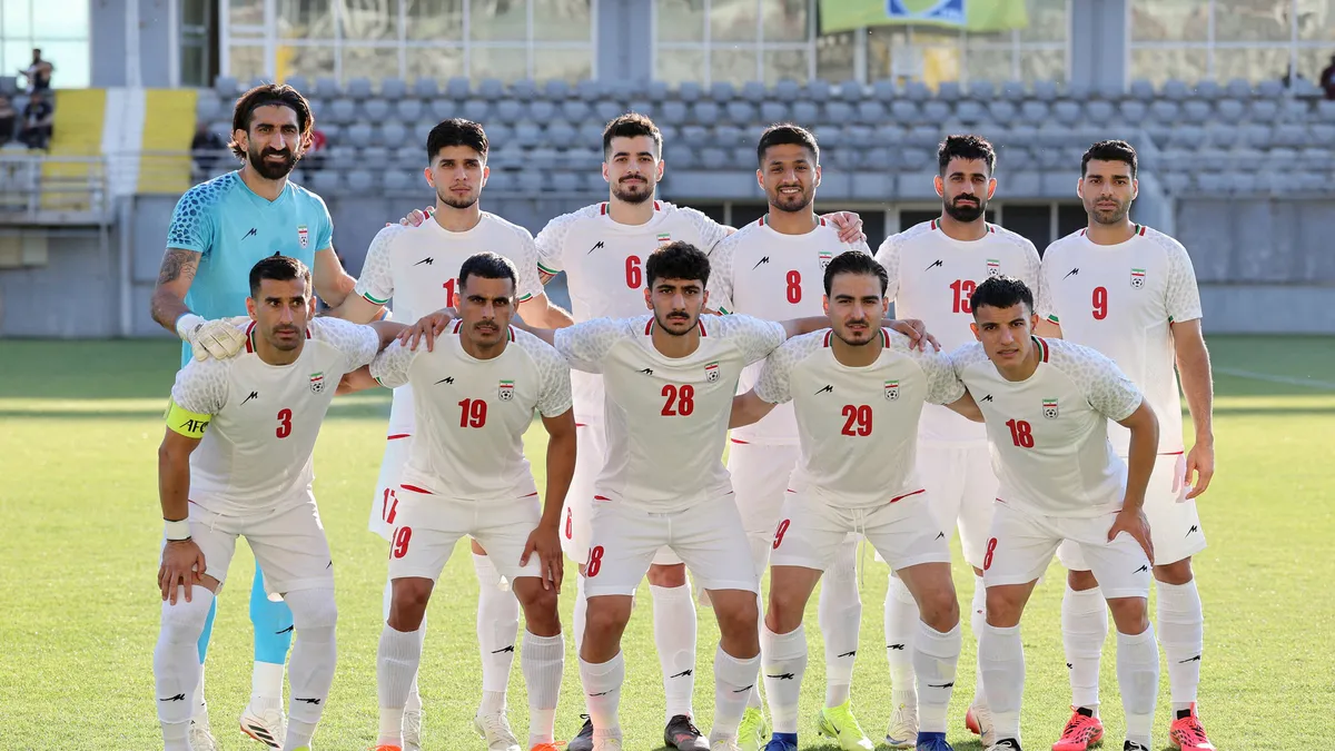İran Milli Futbol Takımı oyuncuları antrenman sahasında
