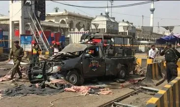 Pakistan’da canlı bomba saldırısı: 5’i polis, 8 ölü