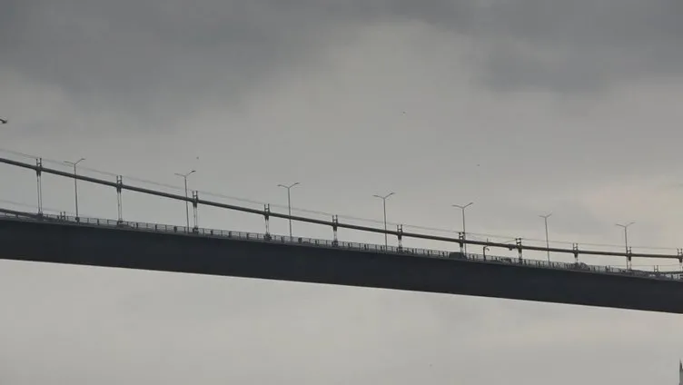 15 Temmuz Şehitler Köprüsü’nde taksi şoförü boğaza atlayarak intihar etti