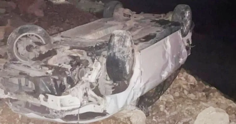 Şanlıurfa’da otomobil uçuruma devrildi