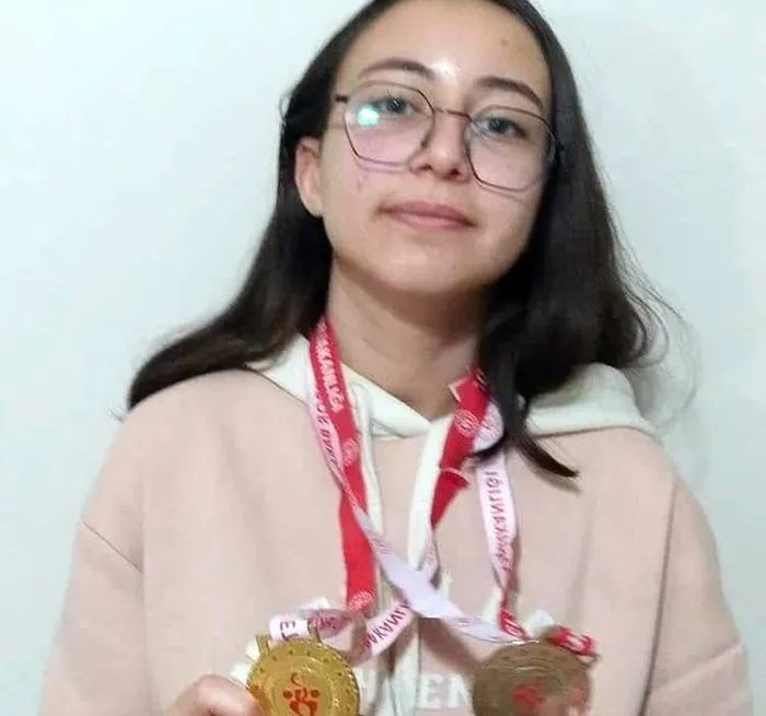 ispatada-16-yasindaki-feyzanin-sir-olumu-milli-satranc-sporcusu-ve-fen-lisesi-ogrencisiydi-cansiz-bedeni-1776501952351.jpg