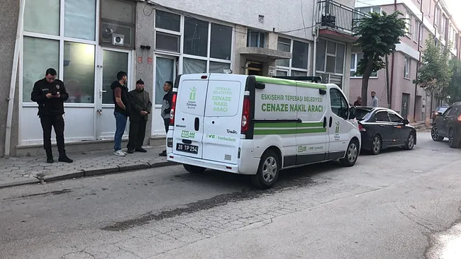 eskisehirde-supheli-olum-yasli-adamin-cansiz-bedeni-bos-dukkanda-bulundu-1759256912559.jpeg