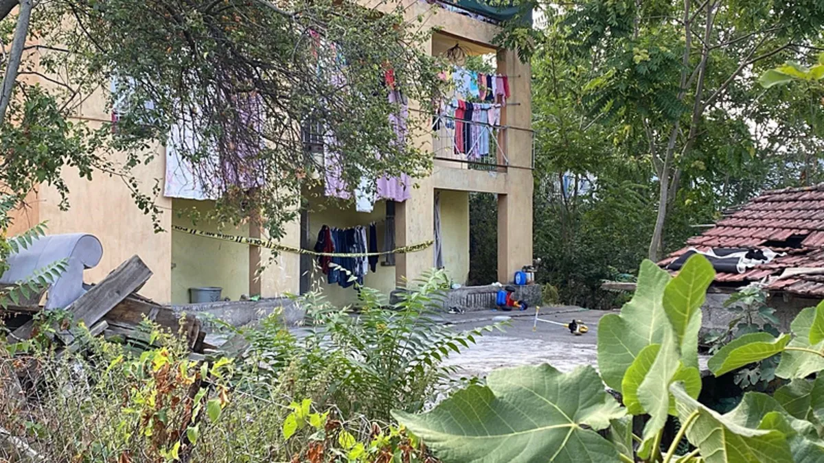 Kocasını öldüren kadından tüyler ürperten ifadeler: “Bana ceza olsun diye kuşumun ve kedimin kafasını kesti” Kocasını öldüren kadından tüyler ürperten ifadeler: “Bana ceza olsun diye kuşumun ve kedimin kafasını kesti”