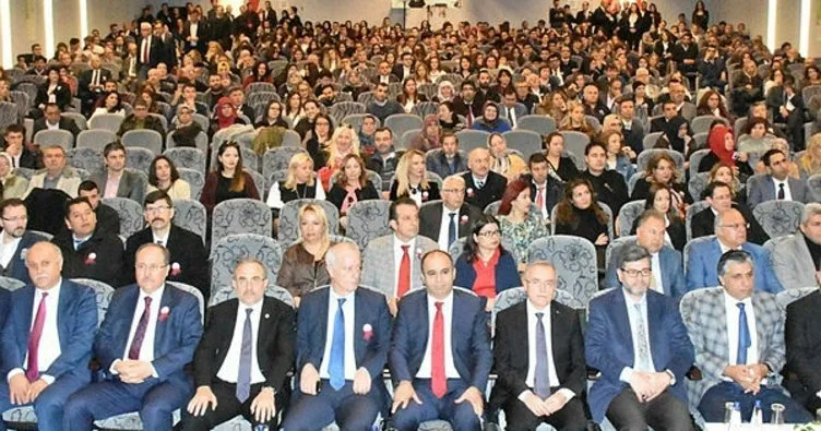 İzmir’de Öğretmenler Günü kutlandı