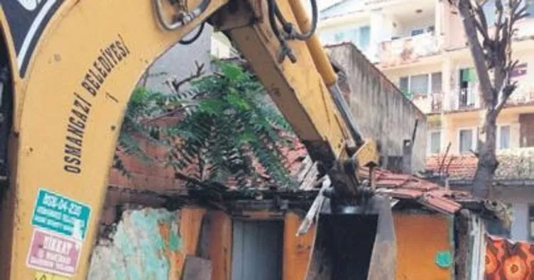 Osmangazi’de metruk binalar yıkılıyor