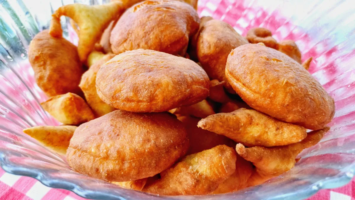 Tek damla yağ çekmiyor! İşte en lezzetli pişi tarifi…