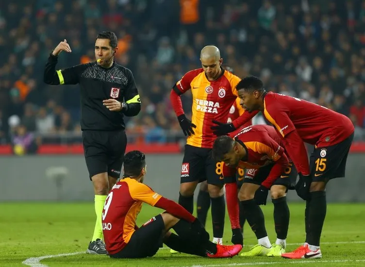 Galatasaray antrenmanında Radamel Falcao - Emre Mor gerilimi