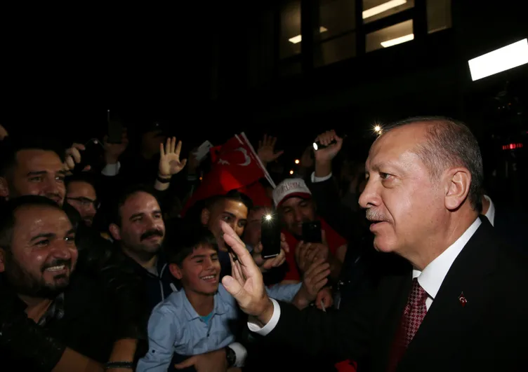 Başkan Erdoğan'a Macaristan'da sevgi seli