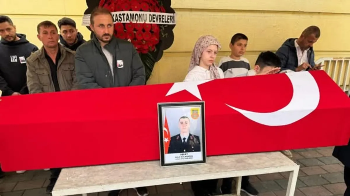 Trafik Kazasında hayatını kaybeden Uzman Çavuş Bartın’da toprağa verildi Trafik Kazasında hayatını kaybeden Uzman Çavuş Bartın’da toprağa verildi