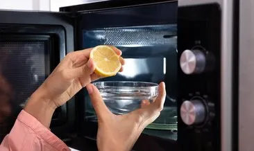 Mikrodalgayı tek harekette temizleyeceksiniz! Yapmanız gereken tek şey biraz limonu...