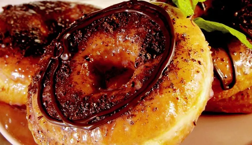 Çikolata Soslu Donut
