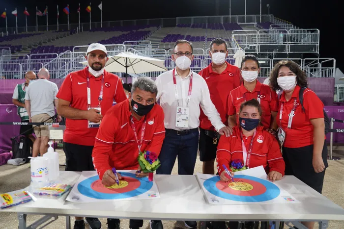 2020-tokyo-paralimpik-oyunlarinda-madalya-kazanan-milli-okcularimiz-a-spora-konustu-1630403278074.jpg