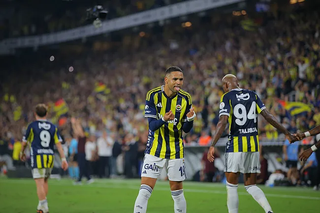 fenerbahce-erteleme-macinda-alanyasporu-konuk-ediyor-iste-iki-takimin-muhtemel-11leri-1758059373302.jpeg