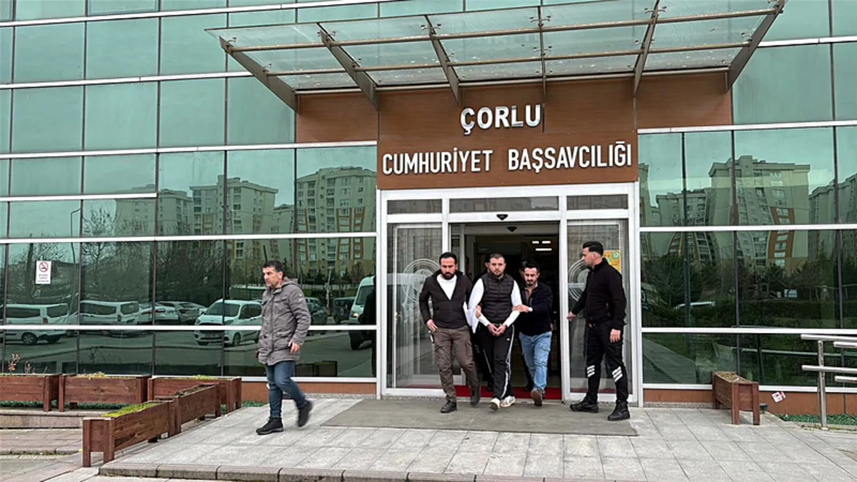 Tekirdağ’da komşu dehşeti: Defalarca bıçakladı! Tekirdağ’da komşu dehşeti: Defalarca bıçakladı!