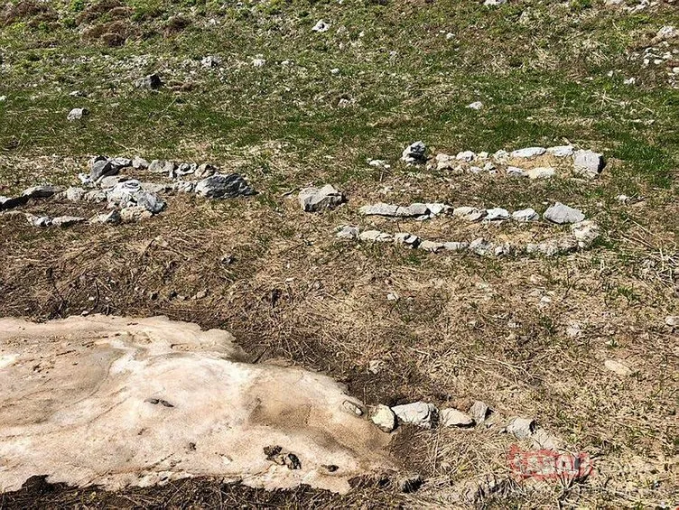 Hakkari’de 12 PKK’lının temsili mezarı bulundu