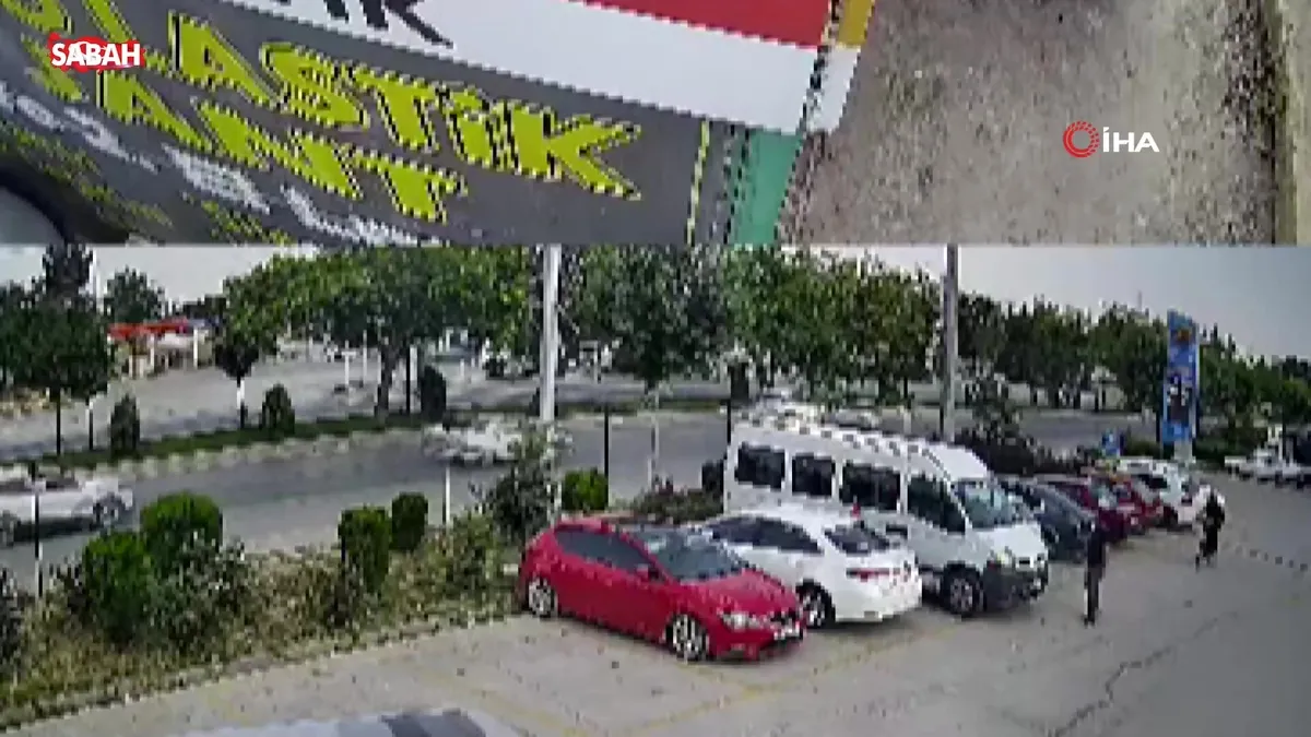 Drift atarak geldi, başka bir otomobile çarpıp böyle kaçtı | Video videosunu izle Drift atarak geldi, başka bir otomobile çarpıp böyle kaçtı | Video videosunu izle