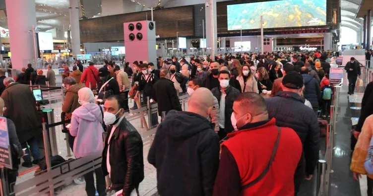 Son dakika: İstanbul Havalimanı’nda yoğunluk! Yolcular sosyal mesafeyi unuttu!