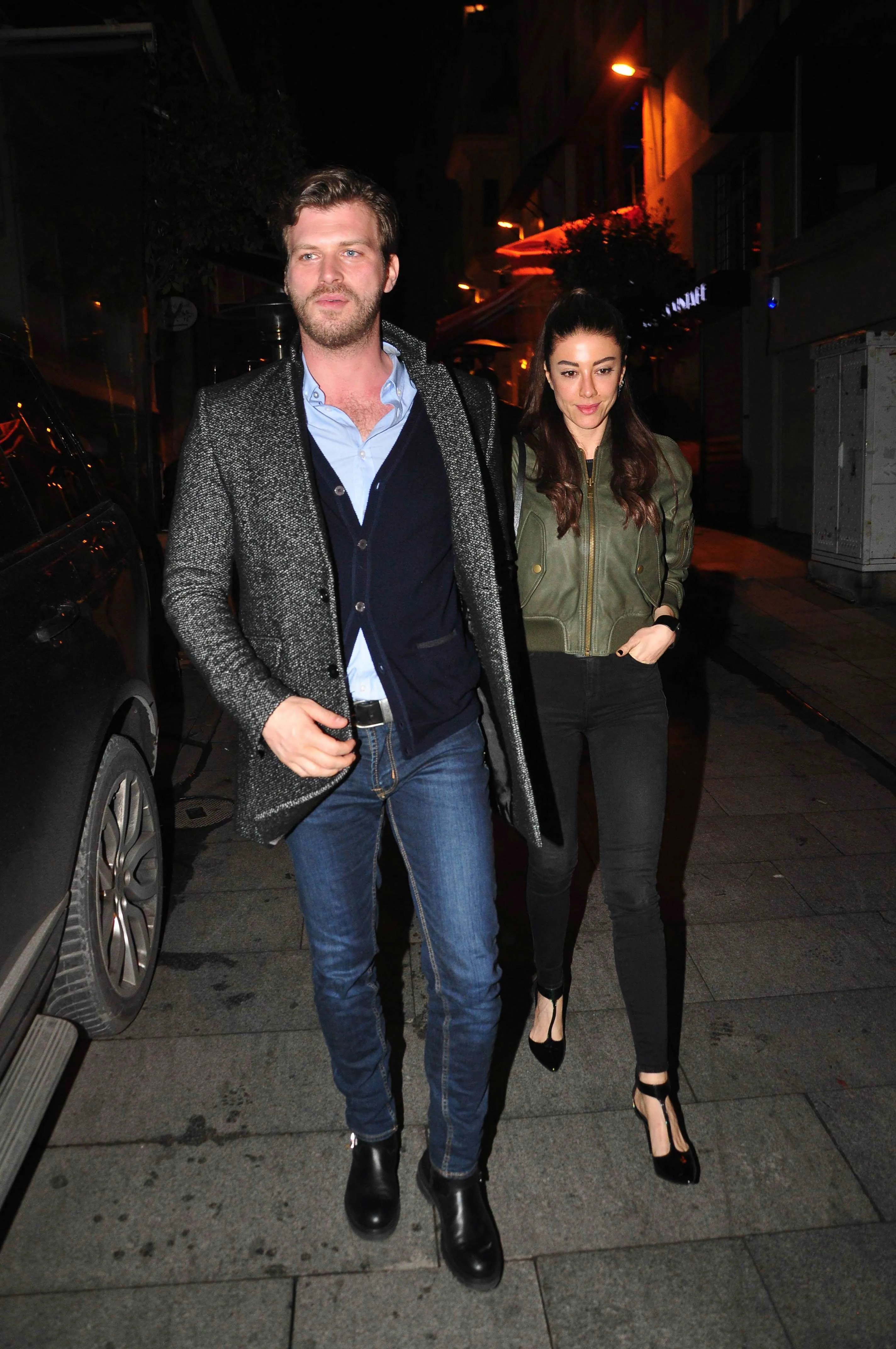 Кыванч татлытуг и его жена башак дизер. Кыванч татлытуг и башак дизер татлытуг. Кыванч татлытуг и башак дизер. Жена кыванча татлытуга башак дизер. Кыванча татлытуга и башак дизер.