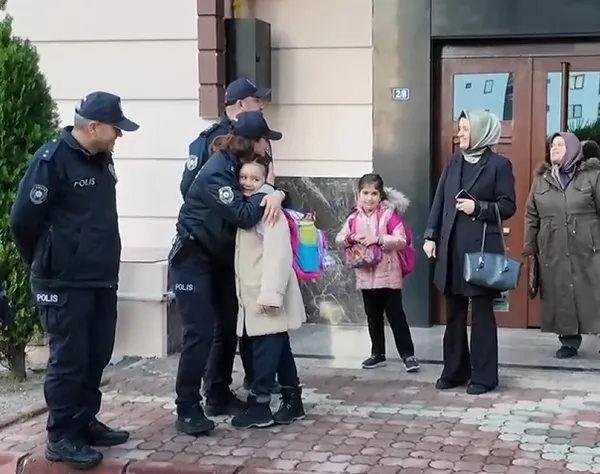 yunus-polisleri-sehidin-emanetini-yalniz-birakmadi-okulun-ikinci-donemine-unutulmaz-baslangic-1738584255301.jpg