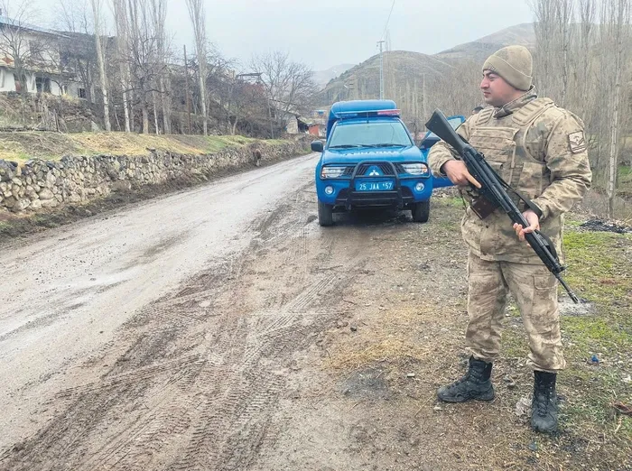 kuduz-vakasinin-yasandigi-koyde-jandarma-nobette-1681411003083.jpeg