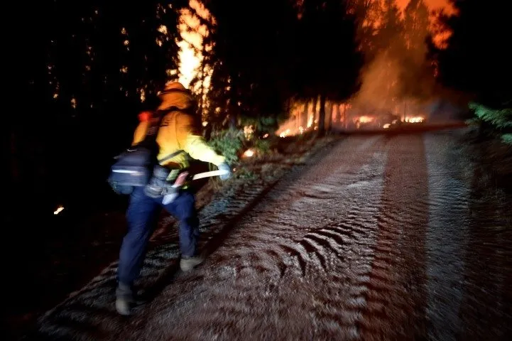 California’daki yangınlar söndürülemiyor! 5 bölgede acil durum ilan edildi
