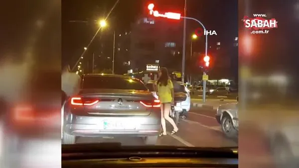 Trafikte sürücüleri şaşırtan kırmızı ışık dansı | Video