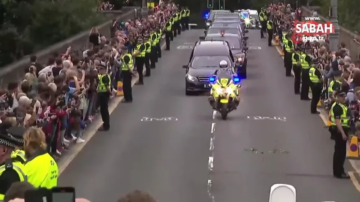 Kraliçe 2. Elizabeth'in cenazesi Holyroodhouse Sarayı'na getirildi | Video